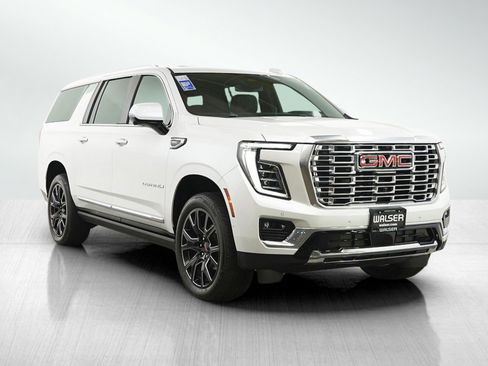 Used 2025 GMC Yukon XL Denali w/ Sun & Power Step Package AWD/4WD image 7