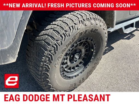 Used 2022 Jeep Gladiator Mojave w/ Cold Weather Group AWD/4WD image 8