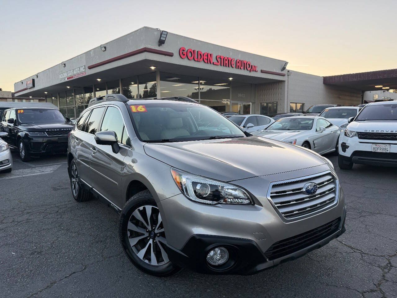 Used 2016 Subaru Outback 2.5i Limited AWD/4WD image 1