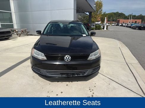 Used 2014 Volkswagen Jetta SE FWD image 2