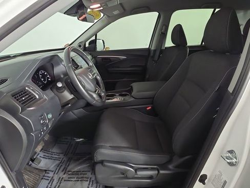 Used 2025 Honda Ridgeline Sport image 18