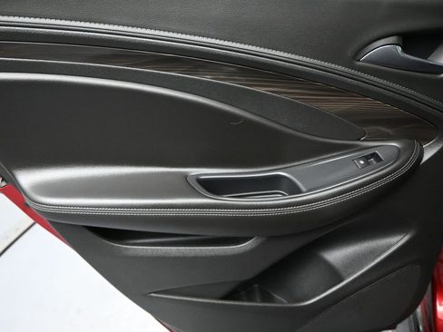 Used 2020 Buick Envision Essence image 23