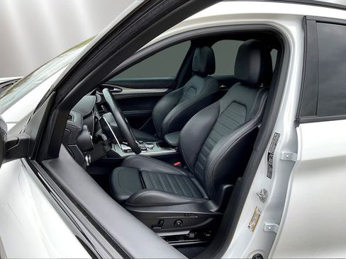 Used 2024 Alfa Romeo Stelvio Veloce AWD/4WD image 21