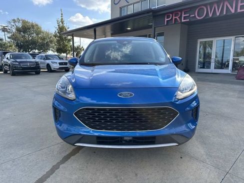 Used 2020 Ford Escape SE image 3