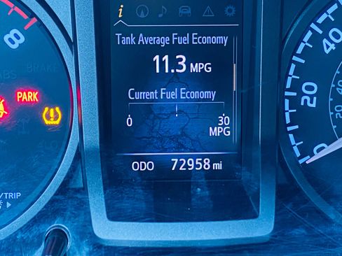 Used 2017 Toyota Tacoma TRD Sport w/ Premium & Technology Package image 37