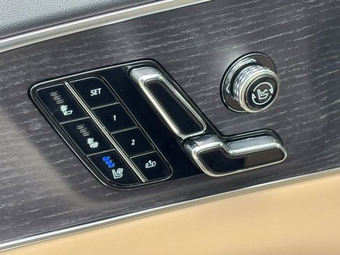 New 2025 Cadillac Lyriq Luxury w/ Nappa Leather Package image 19