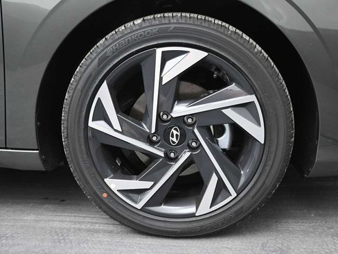 New 2026 Hyundai Elantra Limited FWD image 10