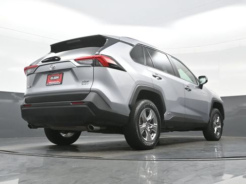 Used 2025 Toyota RAV4 XLE AWD/4WD image 31