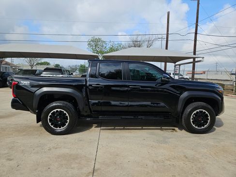 Used 2024 Toyota Tacoma TRD Off-Road w/ TRD Off Road Upgrade Package AWD/4WD image 2