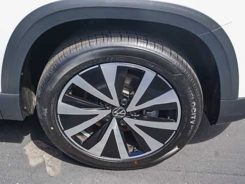 Used 2022 Volkswagen Taos SE image 10