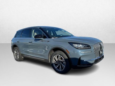 Used 2023 Lincoln Corsair FWD image 3