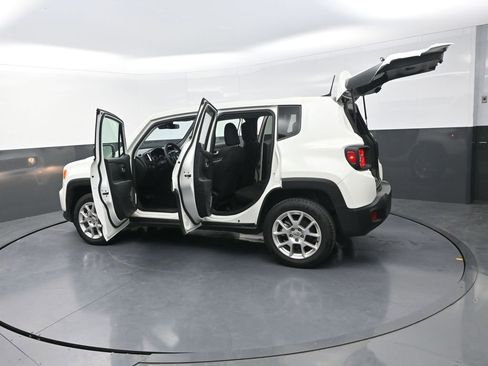 Used 2023 Jeep Renegade Latitude AWD/4WD image 35