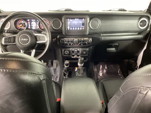 Used 2020 Jeep Gladiator Overland w/ LED Lighting Group AWD/4WD image 16