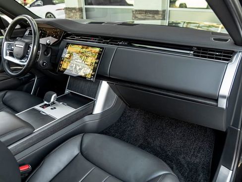 Used 2024 Land Rover Range Rover Long Wheelbase SE AWD/4WD image 30