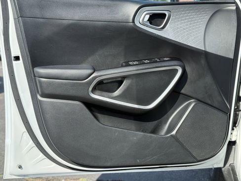 Used 2024 Kia Soul LX w/ Option Group 015 image 12