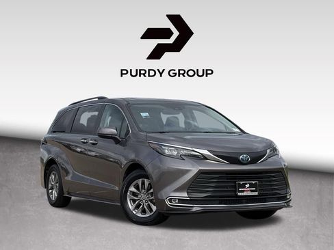 Used 2024 Toyota Sienna XLE image 1