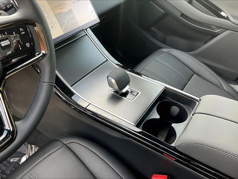 New 2026 Land Rover Range Rover Evoque S AWD/4WD image 11