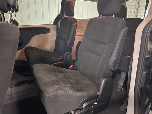 Used 2015 Dodge Grand Caravan SE w/ Quick Order Package 29E SE image 14