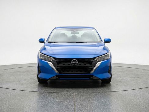 Used 2025 Nissan Sentra SV image 2