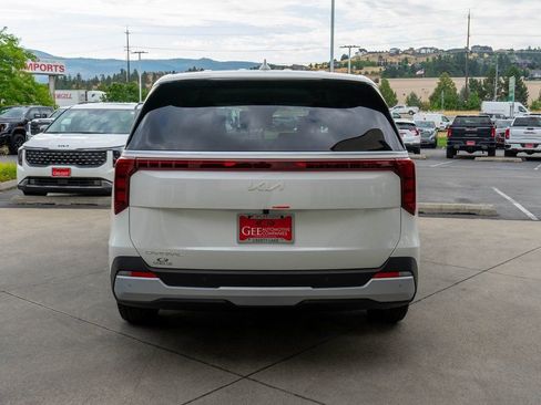 New 2026 Kia Carnival LX image 6