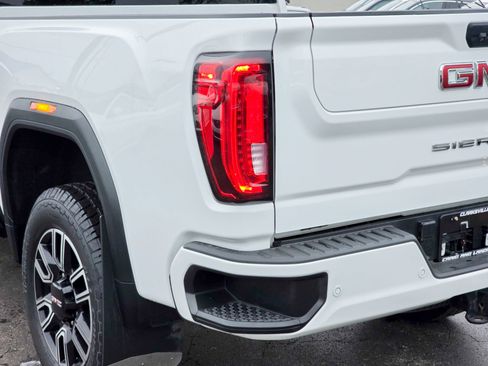 Used 2022 GMC Sierra 3500 AT4 w/ AT4 Preferred Package image 21