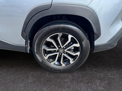 Used 2025 Toyota Corolla Cross AWD Hybrid image 14