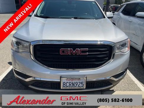 Used 2018 GMC Acadia SLE w/ LPO, Floor Liner Package FWD image 1