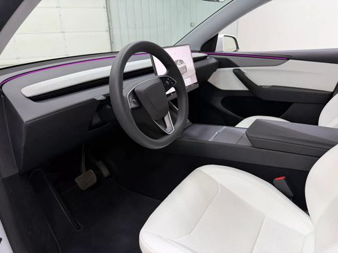 Used 2026 Tesla Model Y Long Range AWD/4WD image 10