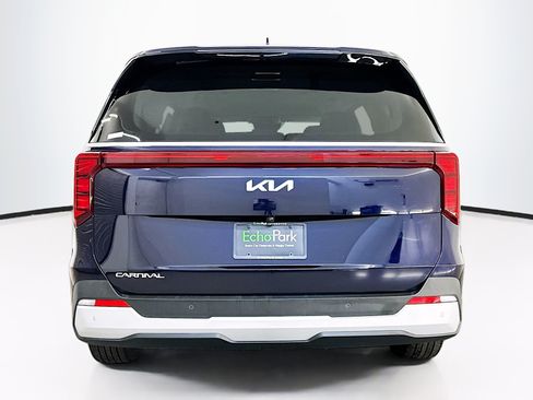 Used 2026 Kia Carnival FWD image 7