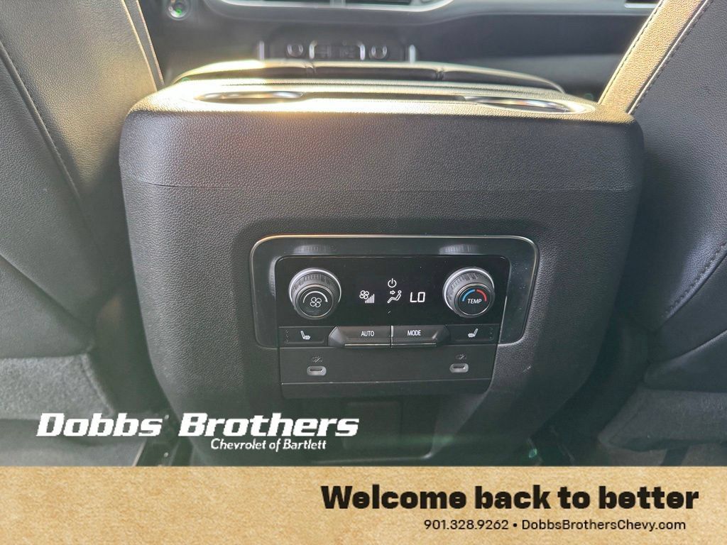 Used 2023 Chevrolet Tahoe Z71 w/ Luxury Package AWD/4WD image 35