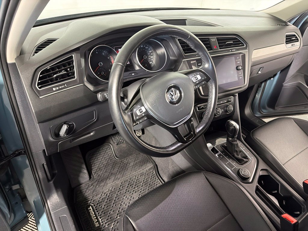 Used 2019 Volkswagen Tiguan SE w/ Panoramic Sunroof Package AWD/4WD image 8