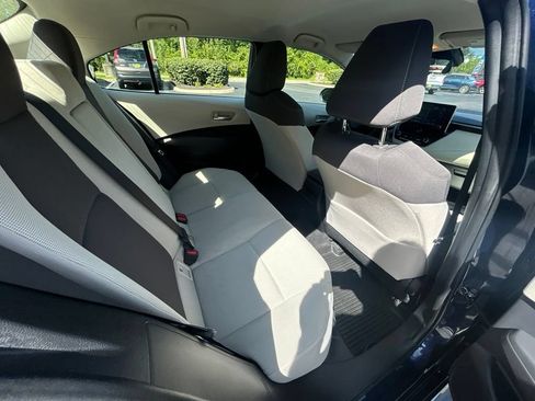 Used 2021 Toyota Corolla LE w/ LE Convenience Package FWD image 29