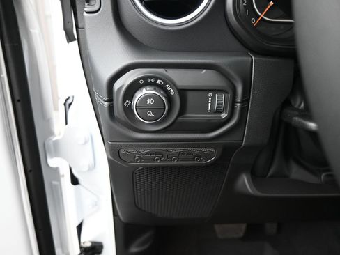 New 2026 Jeep Gladiator Sport AWD/4WD image 33