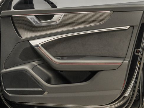 Used 2025 Audi RS 6 performance image 39