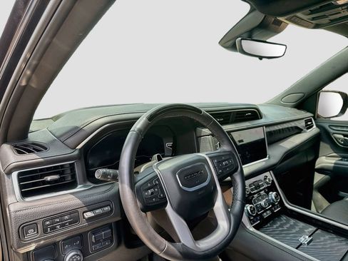 Used 2024 GMC Yukon Denali w/ Advanced Technology Package RWD image 12
