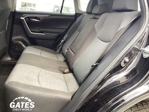 Used 2025 Toyota RAV4 XLE AWD/4WD image 13