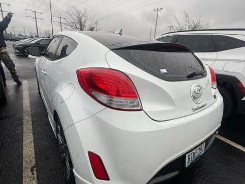 Used 2013 Hyundai Veloster RE:MIX Edition image 5