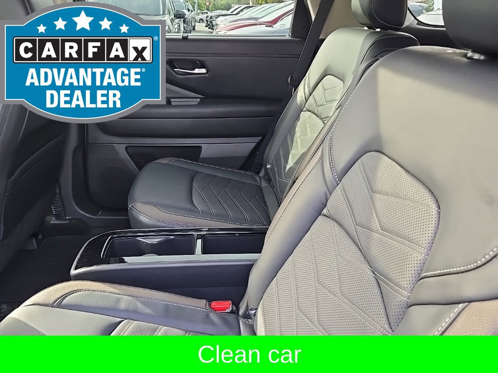 Used 2024 Nissan Pathfinder Platinum AWD/4WD image 11