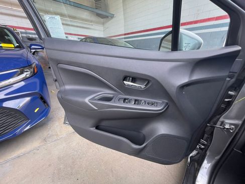 Used 2025 Nissan Versa SV image 18