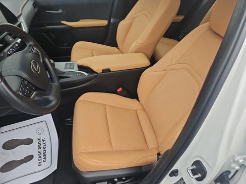 Used 2024 Lexus UX 250h AWD w/ Premium Package image 13