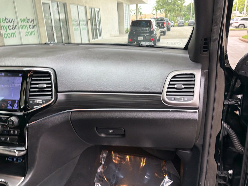 Used 2020 Jeep Grand Cherokee Limited w/ Luxury Group II RWD image 28
