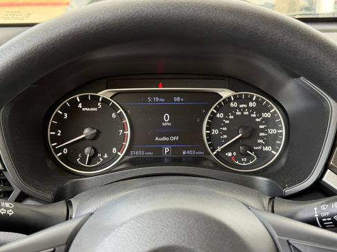 Used 2025 Nissan Altima 2.5 SV FWD image 40