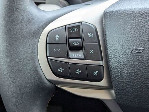 Used 2025 Ford Explorer Active image 24