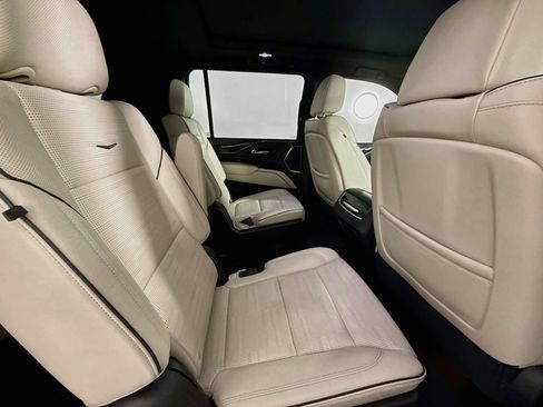 Used 2021 Cadillac Escalade ESV Sport AWD/4WD image 30