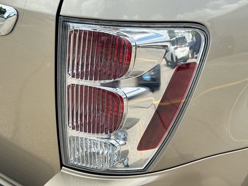 Used 2008 Chevrolet Equinox LT w/ LT Preferred Equipment Group FWD image 32