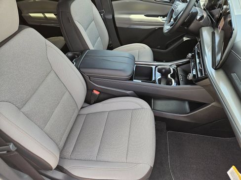 New 2027 Chevrolet Traverse LT w/ Midnight/Sport Edition FWD image 15