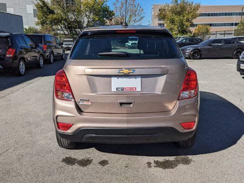 Used 2018 Chevrolet Trax LS FWD image 8