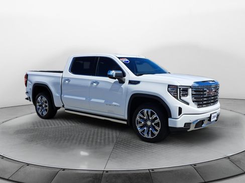 Used 2024 GMC Sierra 1500 Denali w/ Denali Reserve Package AWD/4WD image 1