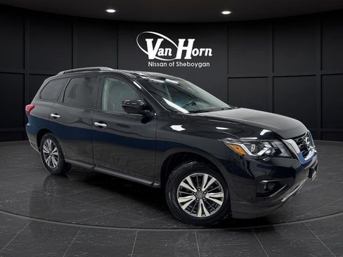 Used 2020 Nissan Pathfinder SL image 1