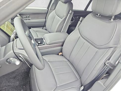 New 2025 Land Rover Range Rover Long Wheelbase SE image 16